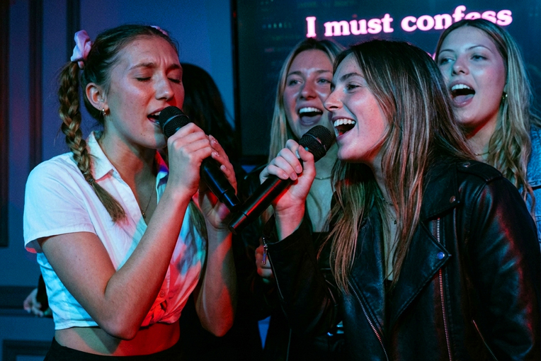 Book Magaluf Karaoke